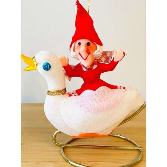 Vintage Flocked Mother Goose Christmas Nursery Rhyme Ornament 4.5 Inch High - Picture 2 of 4